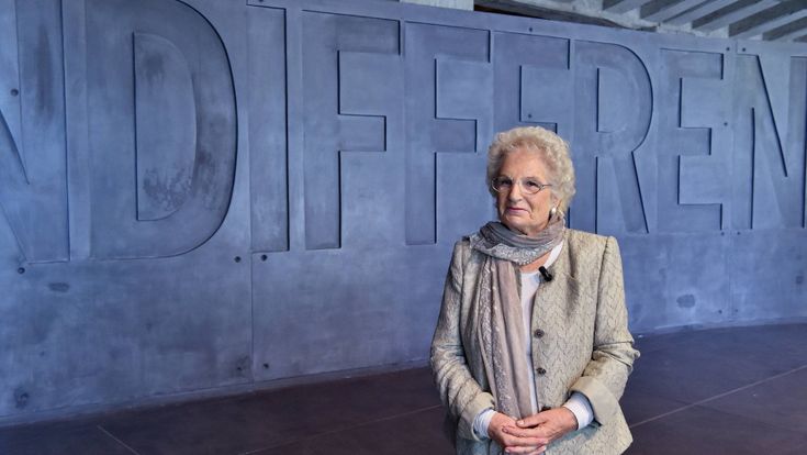 Antisemitismo: “Liliana Segre, ebrea,  ti odio”.  La senatrice a vita riceve 200 messaggi online di insulti al giorno
