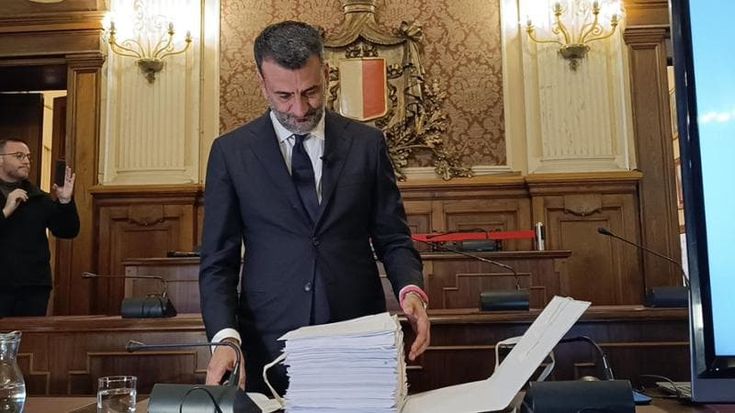 A Bari mobilitazione senza precedenti: in piazza contro le mafie “Con l’orgoglio della città perbene”