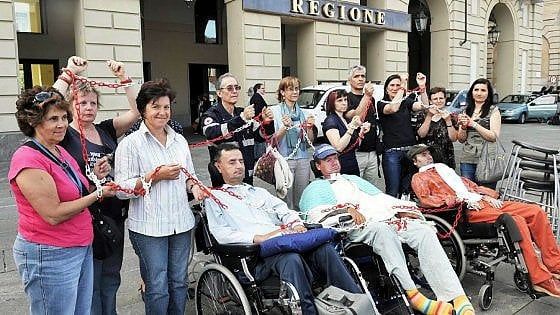 Torino, licenziata con la sclerosi: "tutto a norma di legge, ma le alternative c'erano"