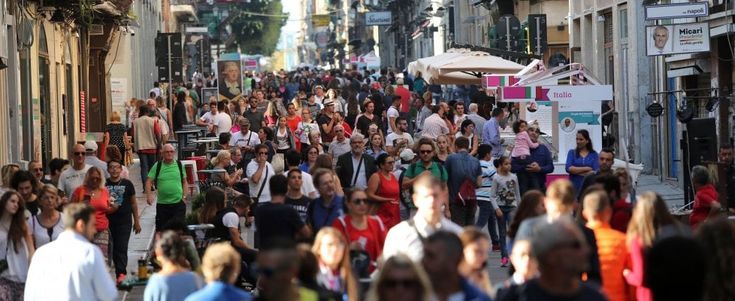 Lo spettacolo di Palermo, la città aperta al pubblico fa il "tutto esaurito"
