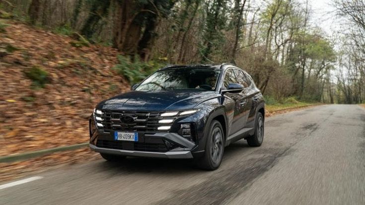 Nuova Hyundai Tucson full hybrid: più spazio, comfort e potenza. Come va la best seller coreana