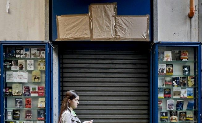 Libreria Guida Port'Alba, <br />si muovono Comune e Regione
