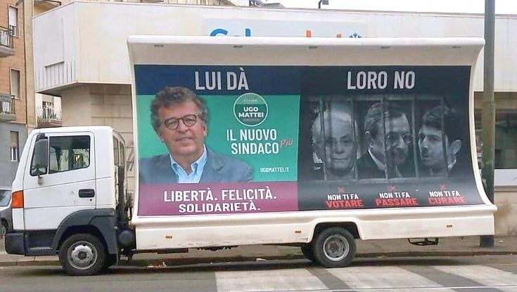 Mattarella dietro le sbarre con Draghi e Speranza, bufera sul prof candidato outsider a sindaco di Torino
