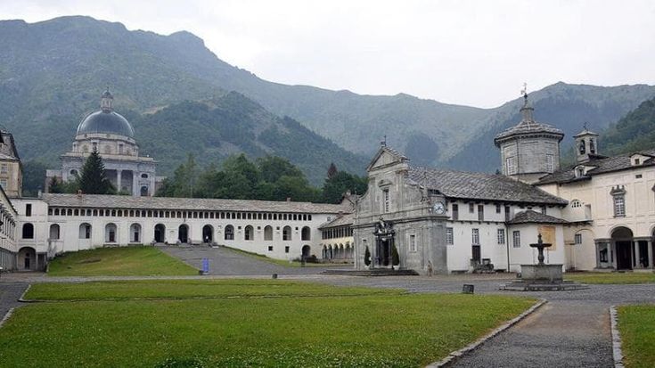 Canavese e Biellese, un altro Piemonte tra castelli, santuari e visionari