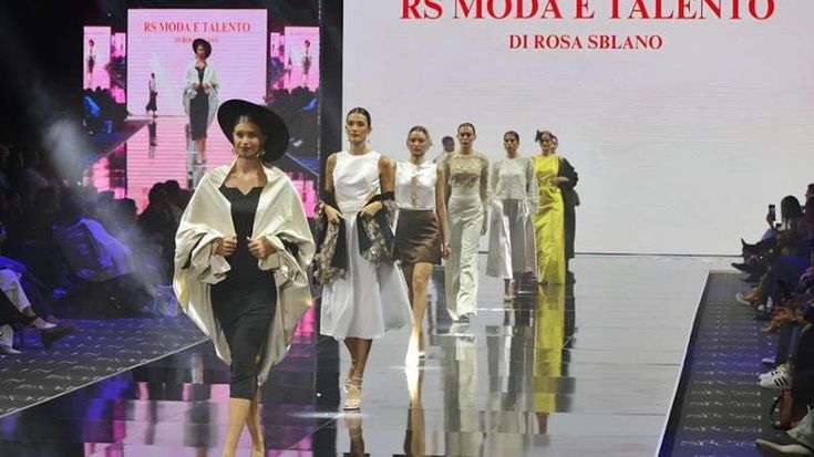 Bari, sfila il talento di 14 stilisti pugliesi: “Ribaltato il cliché dei giovani in fuga dal Sud”