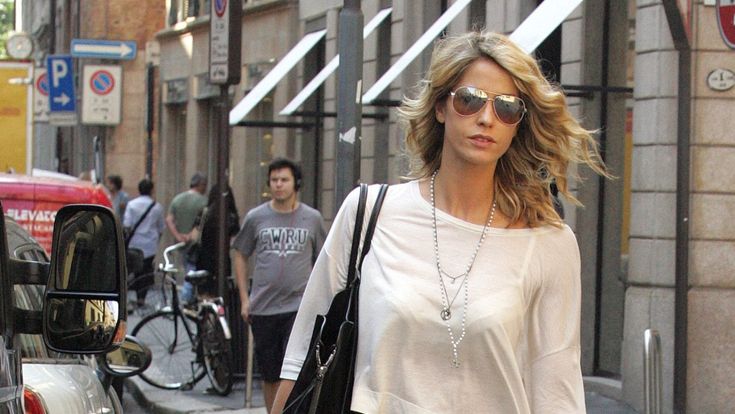 Elena Santarelli: “Basta suicidi come mio zio, aiutiamo chi ha figli disabili”