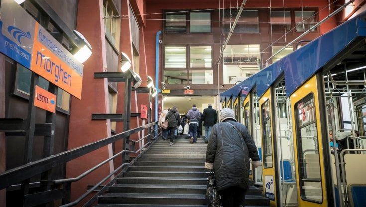 Napoli, sciopero di 4 ore dei mezzi pubblici: disagi per studenti e pendolari 