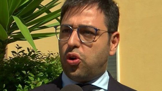 Appalti e favori in Regione Puglia, arrestato consigliere Cera e suo padre (ex deputato)