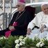 Otto nomi al Papa per la successione a Nosiglia, arcivescovo di Torino