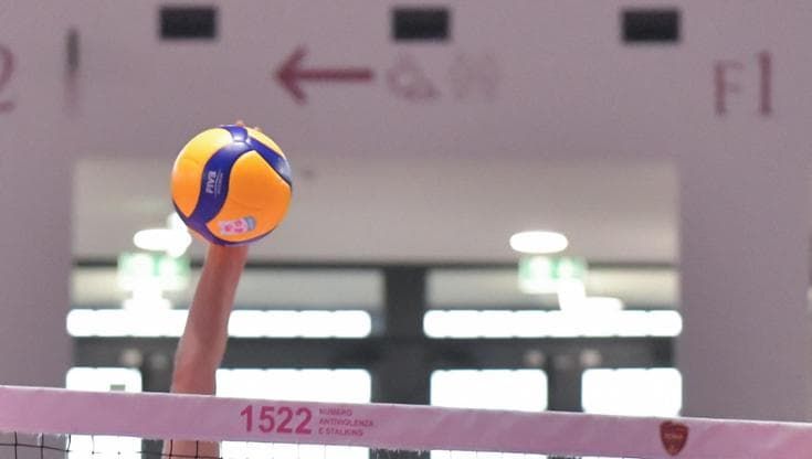 Volley, 250 euro di multa al club per l’offesa di genere di un tifoso a un’atleta: è la prima volta