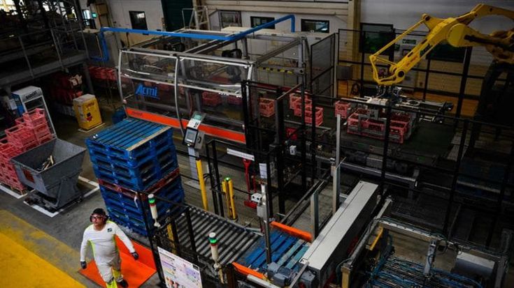 Istat, crescono gli occupati a giugno. La disoccupazione cala al 6,3%. Inflazione stabile a luglio