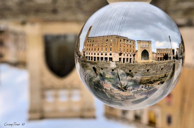 Il Salento in una sfera: ecco le foto sottosopra