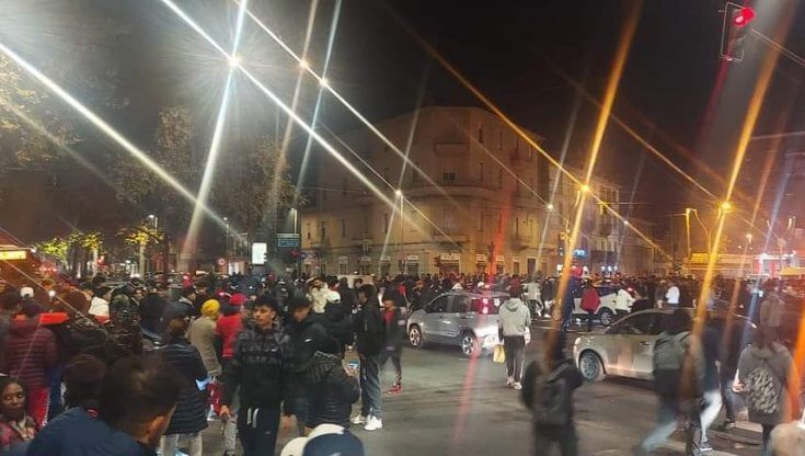 Grande festa in Aurora e Barriera per la vittoria del Marocco ai Mondiali: migliaia di tifosi in strada