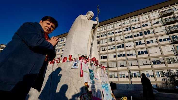 "I tempi di recupero per il Papa saranno lunghi, il rischio è che si debiliti sempre di più”