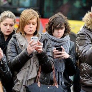 Telefonia, stop alle ricariche con beffa: paghi 10 euro, ma il credito è di 9