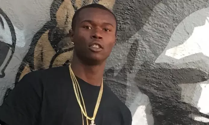 Usa, la polizia uccide rapper nero che dormiva in auto. La famiglia: "Omicidio a sfondo razziale"