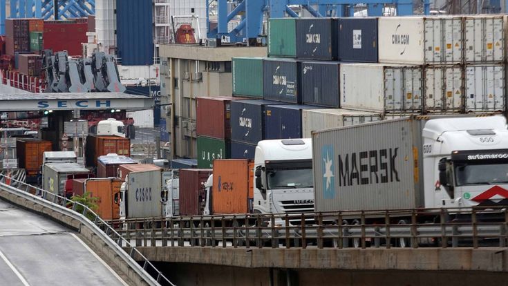 Genova è viva: dopo il crollo,  la città vuole salvare il suo porto: “Lavoreremo anche di notte” 