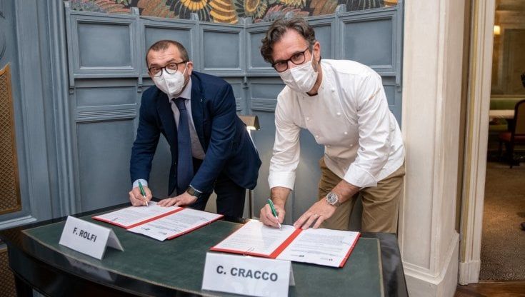 Panettone e polenta: Carlo Cracco e Regione Lombardia firmano il patto per la qualità