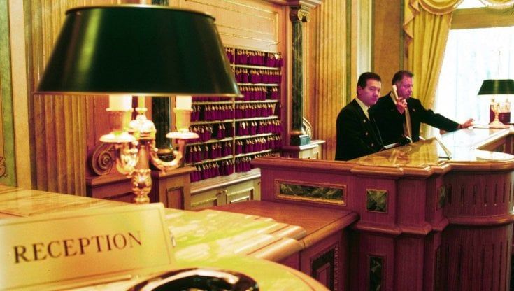 Il virus corre, il turismo soffre: Natale con gli hotel vuoti: “O arrivano i siciliani o è la fine”