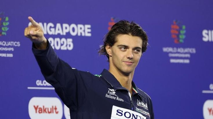 Ceccon trascina la 4x50 all’oro europeo. Quadarella argento, battuto il record di Pellegrini
