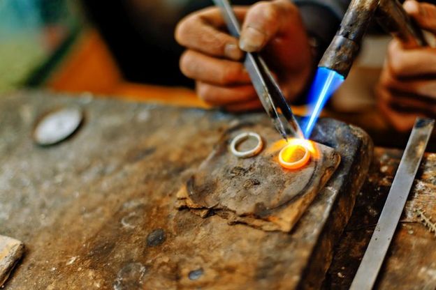 Aziende orafe, da gennaio arrivano i benefit per i lavoratori