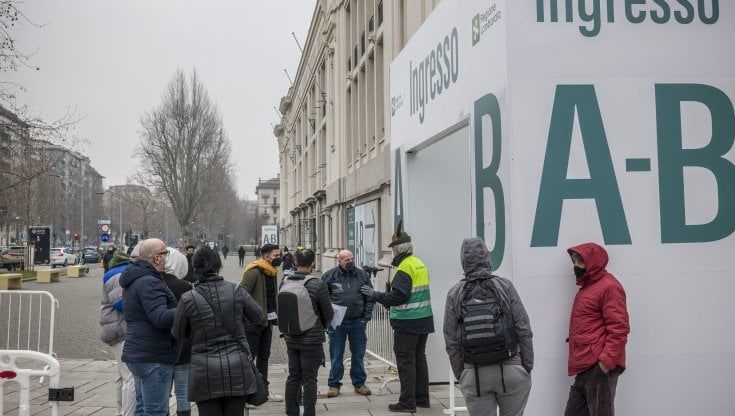 Covid, il bollettino di oggi 23 febbraio in Lombardia: 5.534 nuovi positivi e 18 decessi