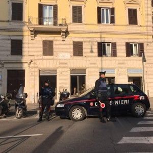 Savona, tenta di abusare di una ragazza con la minaccia di un coltello