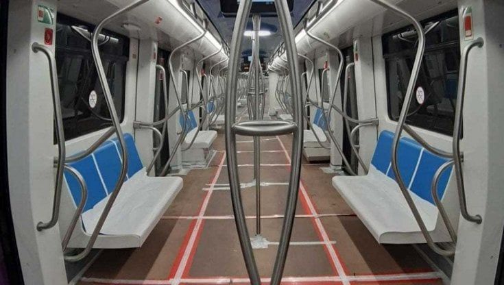 Trasporti: Napoli, domani primo viaggio del nuovo treno Linea 1 della metro