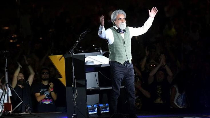 È morto Peppe Vessicchio, per trent’anni direttore dell’Orchestra di Sanremo