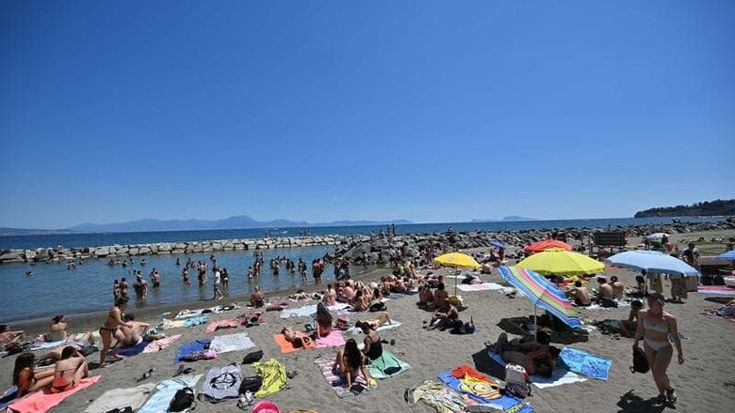 Napoli, il lido delle Monache a Romeo con rialzo del tremila per cento
