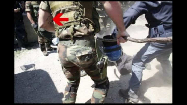 Carabiniere tradito dal tatuaggio, le foto del pestaggio a un No Tav