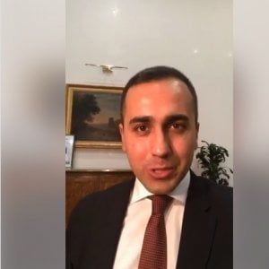 Di Maio a Salerno: "Mai con De Luca, anche se lui ci corteggia"