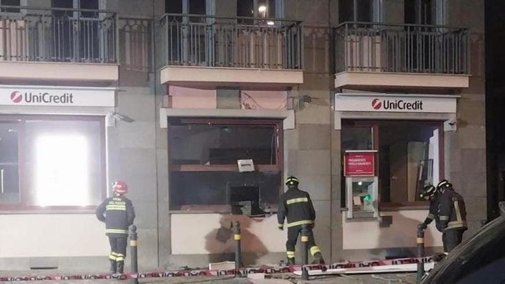 Un altro colpo della banda della marmotta: salta in aria il bancomat Unicredit a Volpiano
