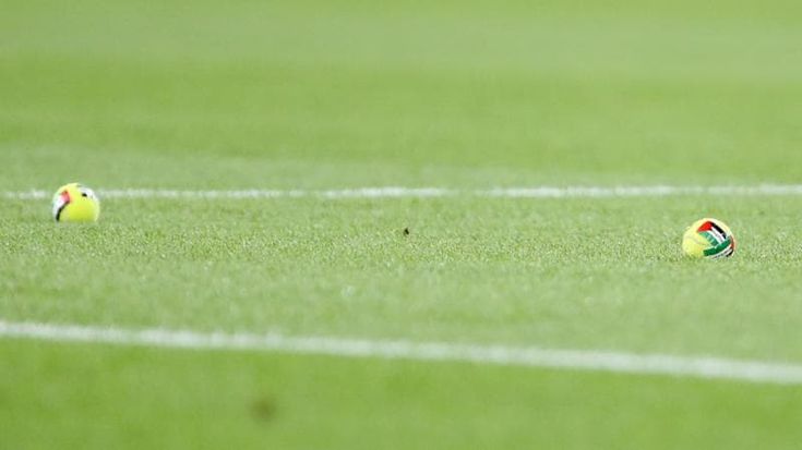Poker Portogallo, prima gioia per Klopp. Dublino, in campo palline con la bandiera della Palestina