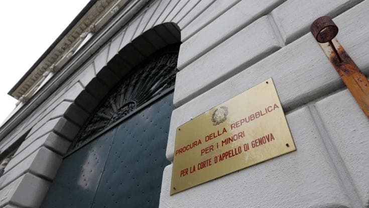 Alpino rapinato nei vicoli durante l’adunata, arrestati tre ragazzini di 16 e 17 anni