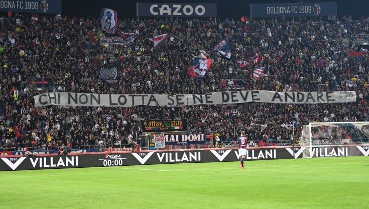 Bologna-Samp 1-1, Arnautovic sostituito. E lo stadio fischia tutti