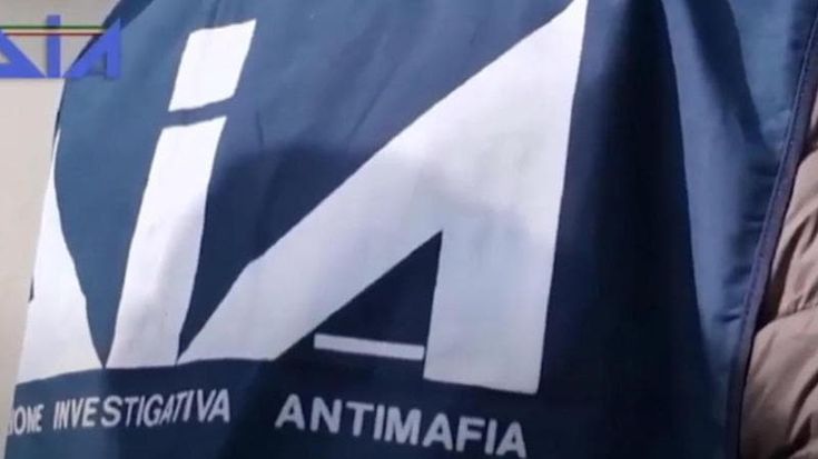 “Dammi il tuo locale o ti ammazzo”. Il ristoratore non ci sta e denuncia. Il pm: “Ha reso un servizio alla città fermando infiltrazioni mafiose”