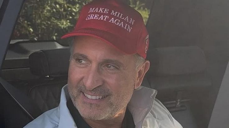 Cardinale strizza l’occhio a Trump: a Milanello con il cappello “Make Milan great again”