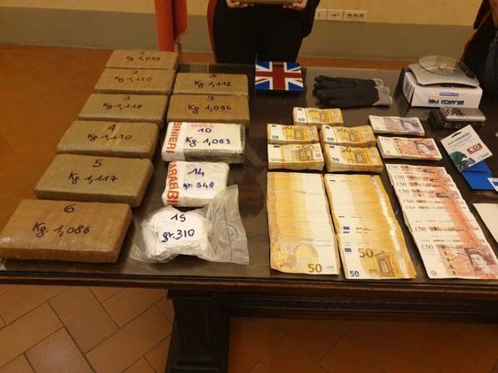 Firenze, 15 chili di cocaina nascosti nel garage: arrestato