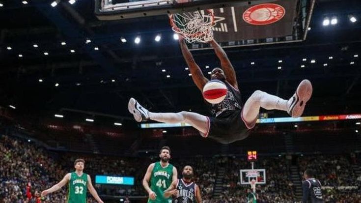 Basket, lo spettacolo degli Harlem oggi alla Fiumara. I virtuosismi degli immortali