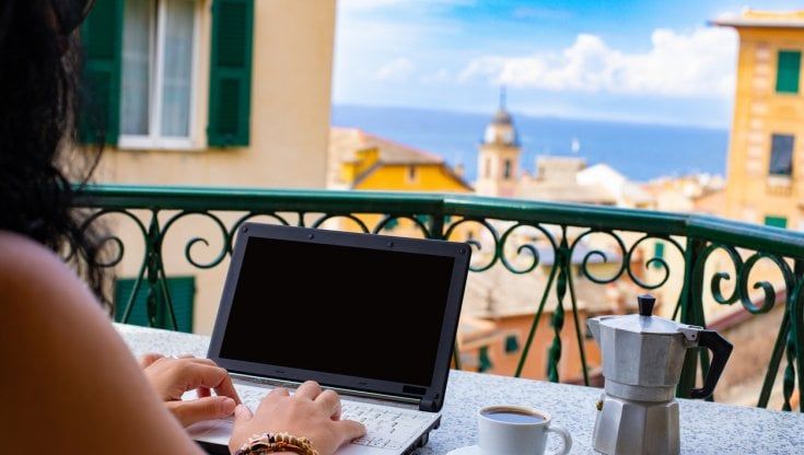 Smart working, 300mila fuorisede hanno lasciato la città per tornare a casa