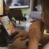 Divieto di social, incominciamo a non dare il cellulare ai bambini già a due anni