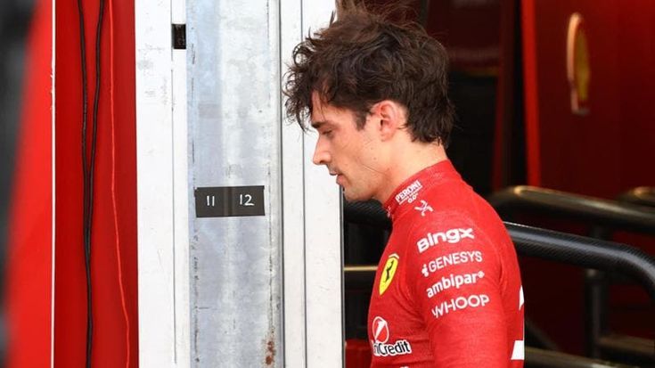 Leclerc finisce contro il muro a Montecarlo: “Dannati freni, non è colpa mia”