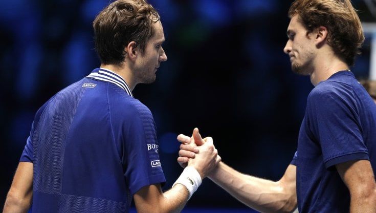 Atp Finals, Medvedev doma Zverev e va in semifinale