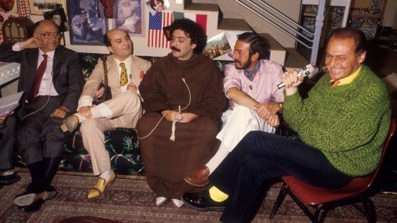 È tornato il frate di Frassica, abbattiamogli le mani