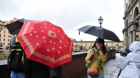 Meteo: weekend di piogge, l'estate si fa attendere