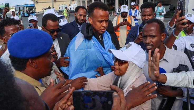 Artan torna in Somalia. Gli Usa: “Legami con i terroristi”. Il Canada: “Pronti ad accoglierlo”