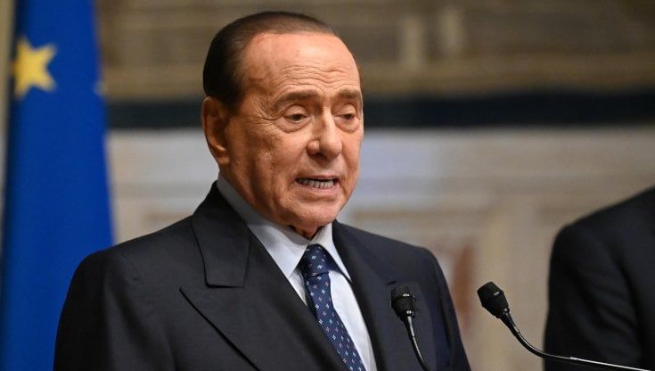 Forza Italia, Berlusconi: "Il nostro partito è l'Ue e il Ppe è la nostra casa naturale. Serve esercito comune europeo"