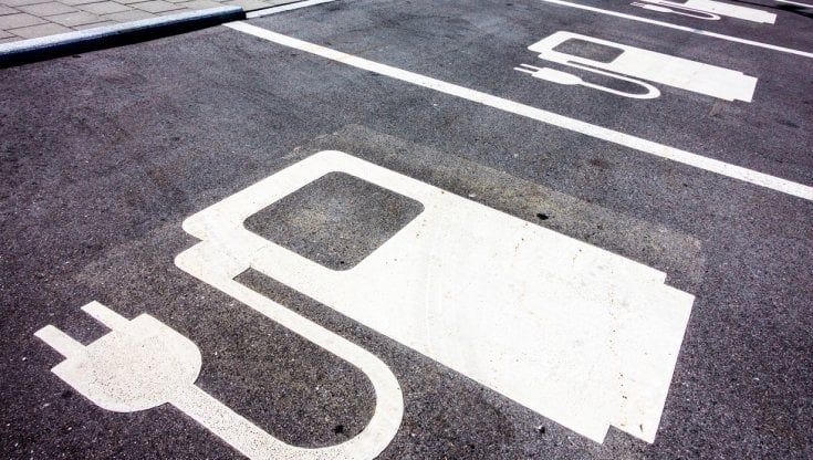 Energia: 26 milioni di euro a Duferco per rafforzare la rete nazionale di ricarica elettrica