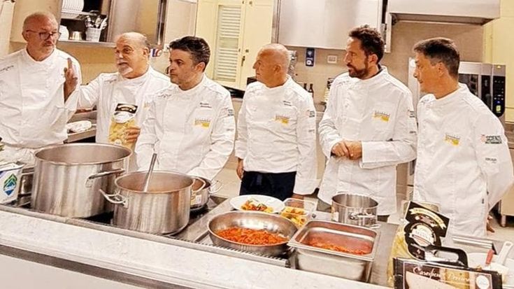 Federico II, al via la cucina solidale con la distribuzione di 100 pasti